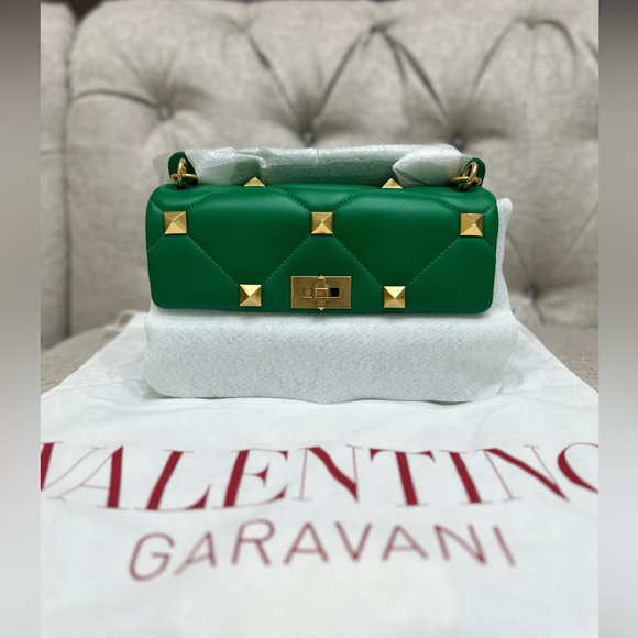 NWT Valentino Garavani Large Leather Roman Stud Shoulder Bag - Picture 3 of 11